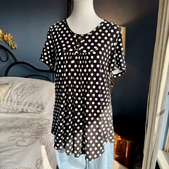 Popyoung Tops - Black w White Polka Dots Babydoll Tee